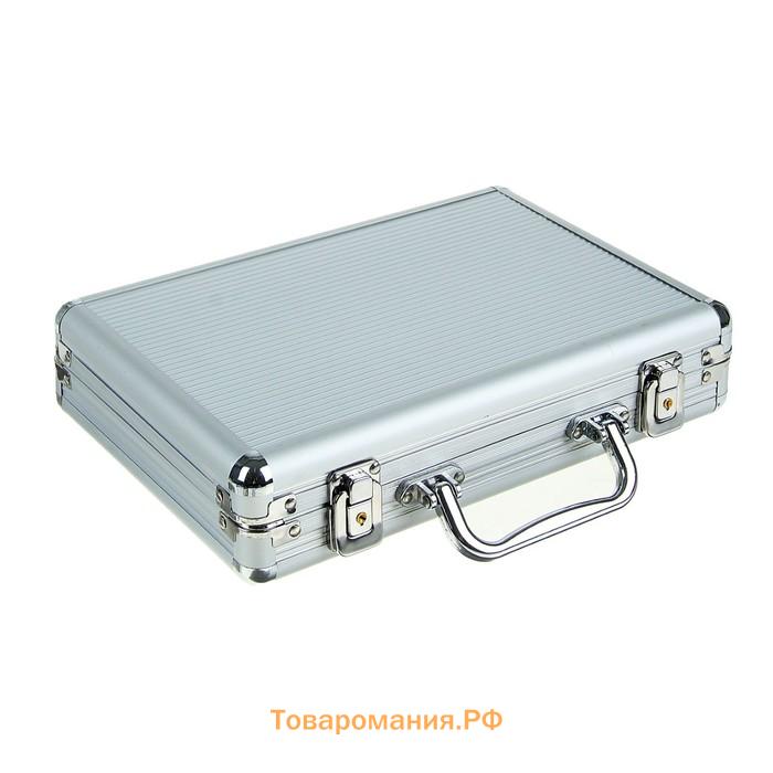 Покер, набор в металлическом кейсе (карты 2 колоды, фишки 200 шт. с номиналом, 5 кубиков)