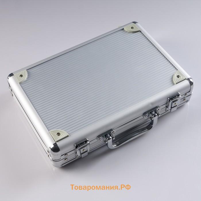 Покер, набор в металлическом кейсе (карты 2 колоды, фишки 200 шт. с номиналом, 5 кубиков)